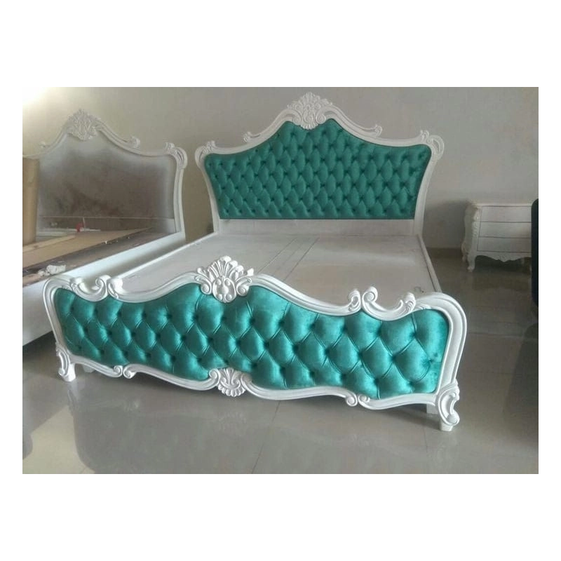 King - Classic royal bed frame with elaborate carvings Mulyoharjo Furniture White-Label