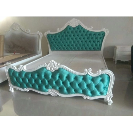 King - Classic royal bed frame with elaborate carvings Mulyoharjo Furniture White-Label