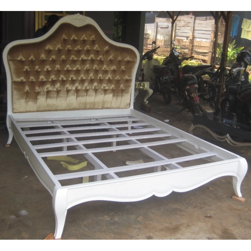 King - King-size classic bed Mulyoharjo Furniture Vila King - King-size classic bed Mulyoharjo Furniture Vila