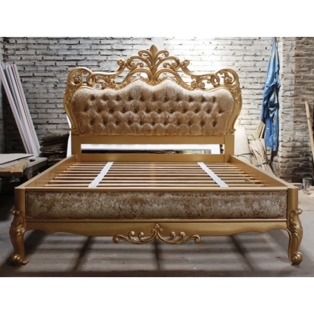 Queen - Small classic bed Mulyoharjo Furniture Exporter