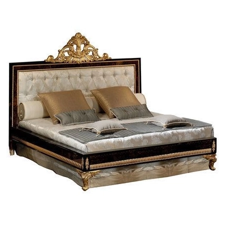 Elegant classic bed Furniture Jepara