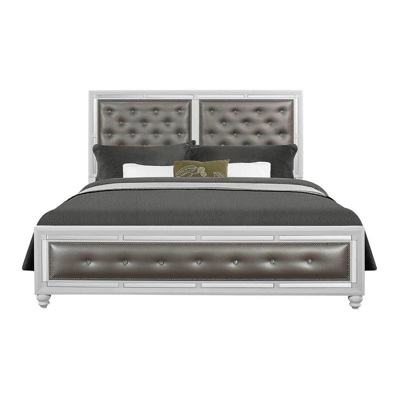 Handcrafted wooden classic beds from Jepara Furniture Supplier