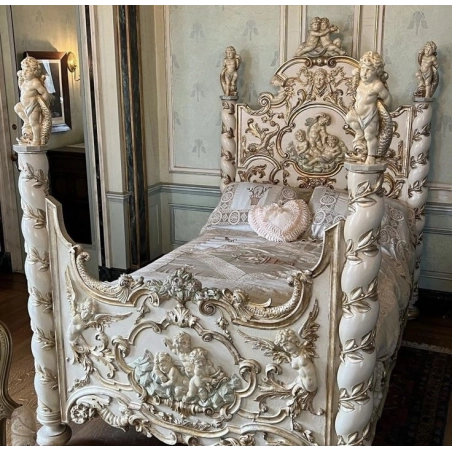 Baroque classic bed Furniture Jepara