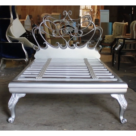 Stylish classic bed Furniture Central Java