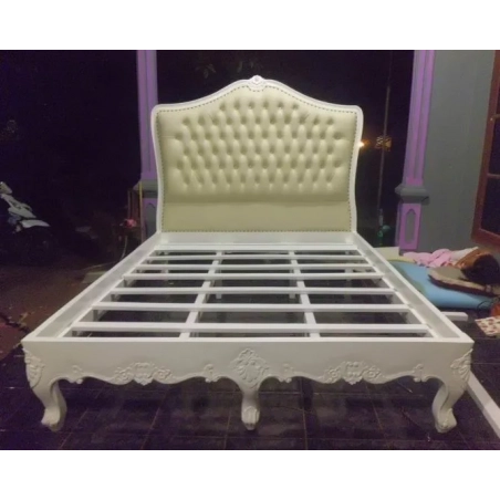 King-size classic bed Furniture Supplier