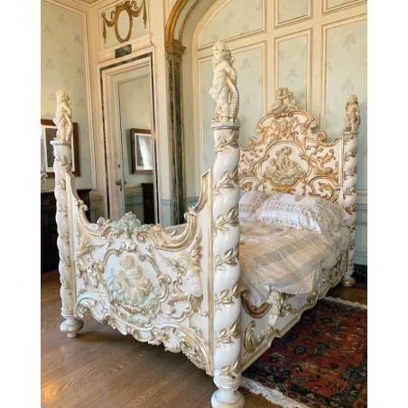 Luxury classic bed Furniture White-Label