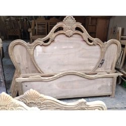 Luxury Classic Upholstered Tufted Bed with Gold Trim