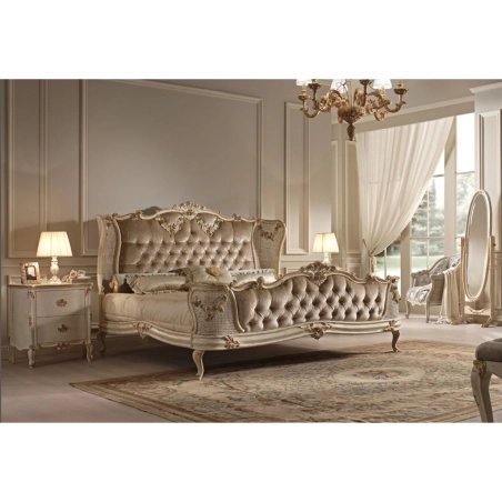 Luxury Classic Carved Upholstered King Bed Set