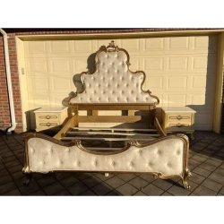 Elegant Classic Tufted Upholstered Wood Bed
