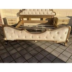 Elegant Classic Tufted Upholstered Wood Bed